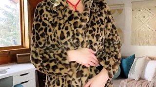 Amateur sweet blonde babe sucking cock