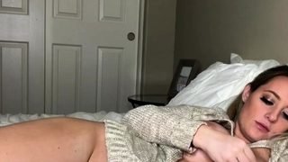 Awesome Big Boobs Blonde Masturbates In The Shower