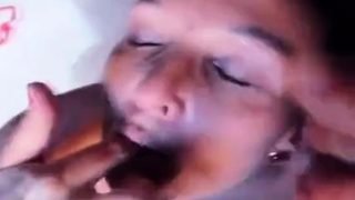 coroa levando porra na cara