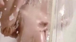 Cute amateur brunette naughty in solo jerking show on camera