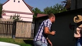 Prurient floozy Leony Aprill enjoys an extreme action